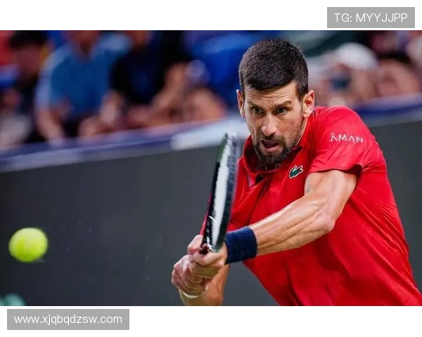 德约科维奇再度上演惊天逆转强势挺进年终总决赛四强震撼全场