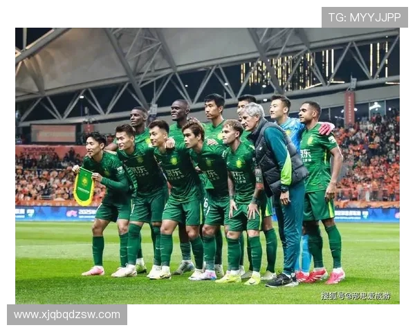 国家队备战关键赛事中超球员集结主帅强调攻防平衡新策略布局与执行