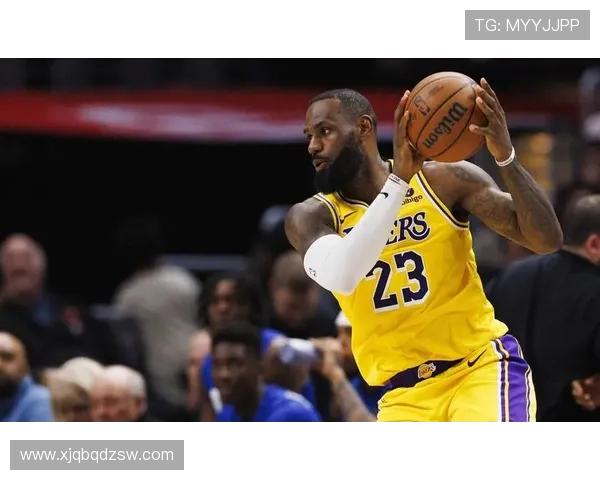 湖人逆转劲敌詹姆斯准三双引爆赛季焦点之战全场高能表现深度解读